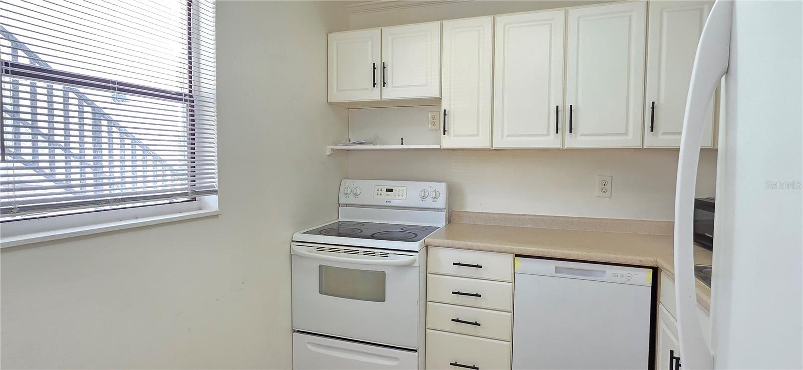 Image 11 of 20 For 1504 Virginia Avenue 105