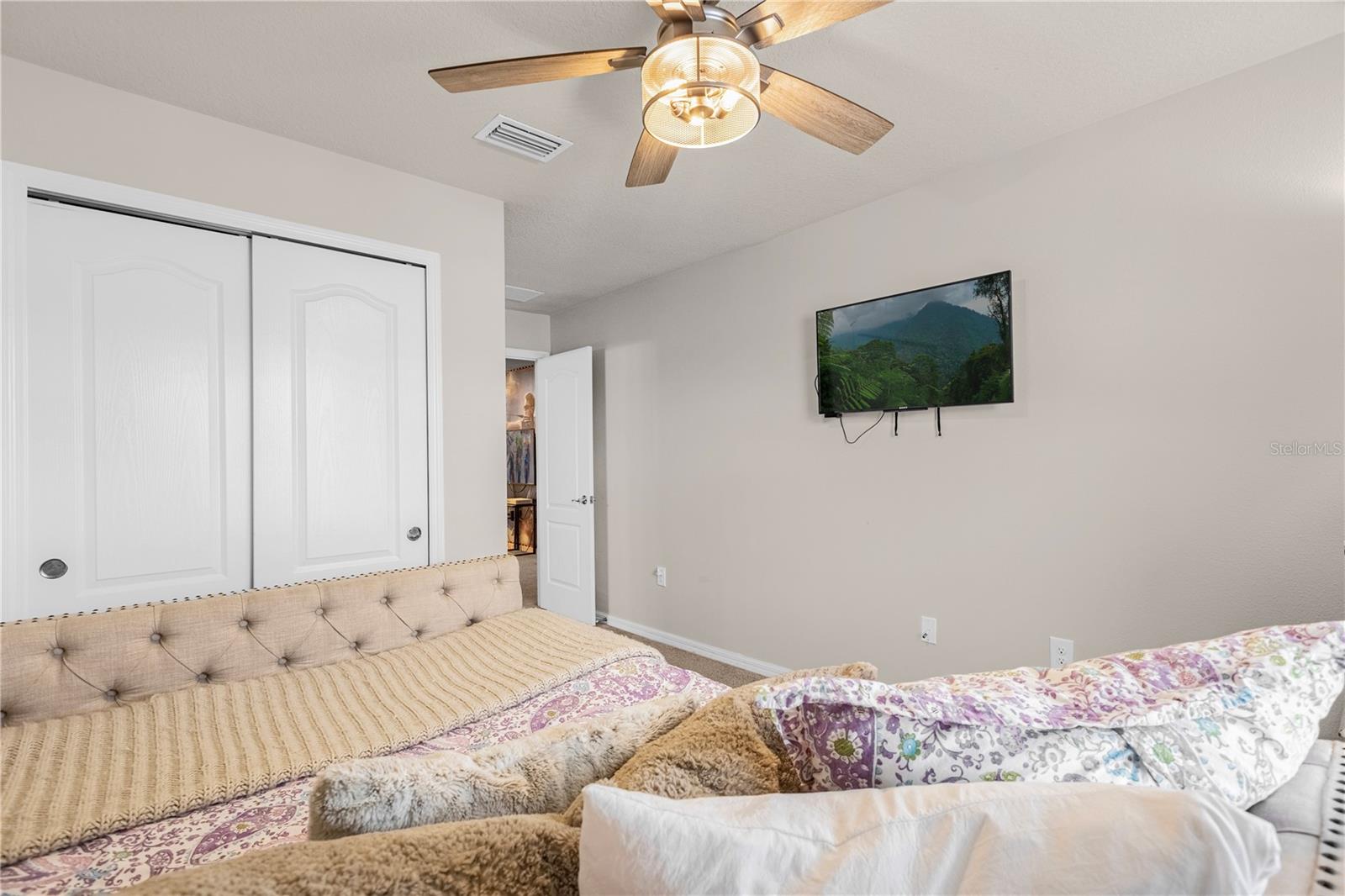 Image 28 of 52 For 1995 Majorca Drive