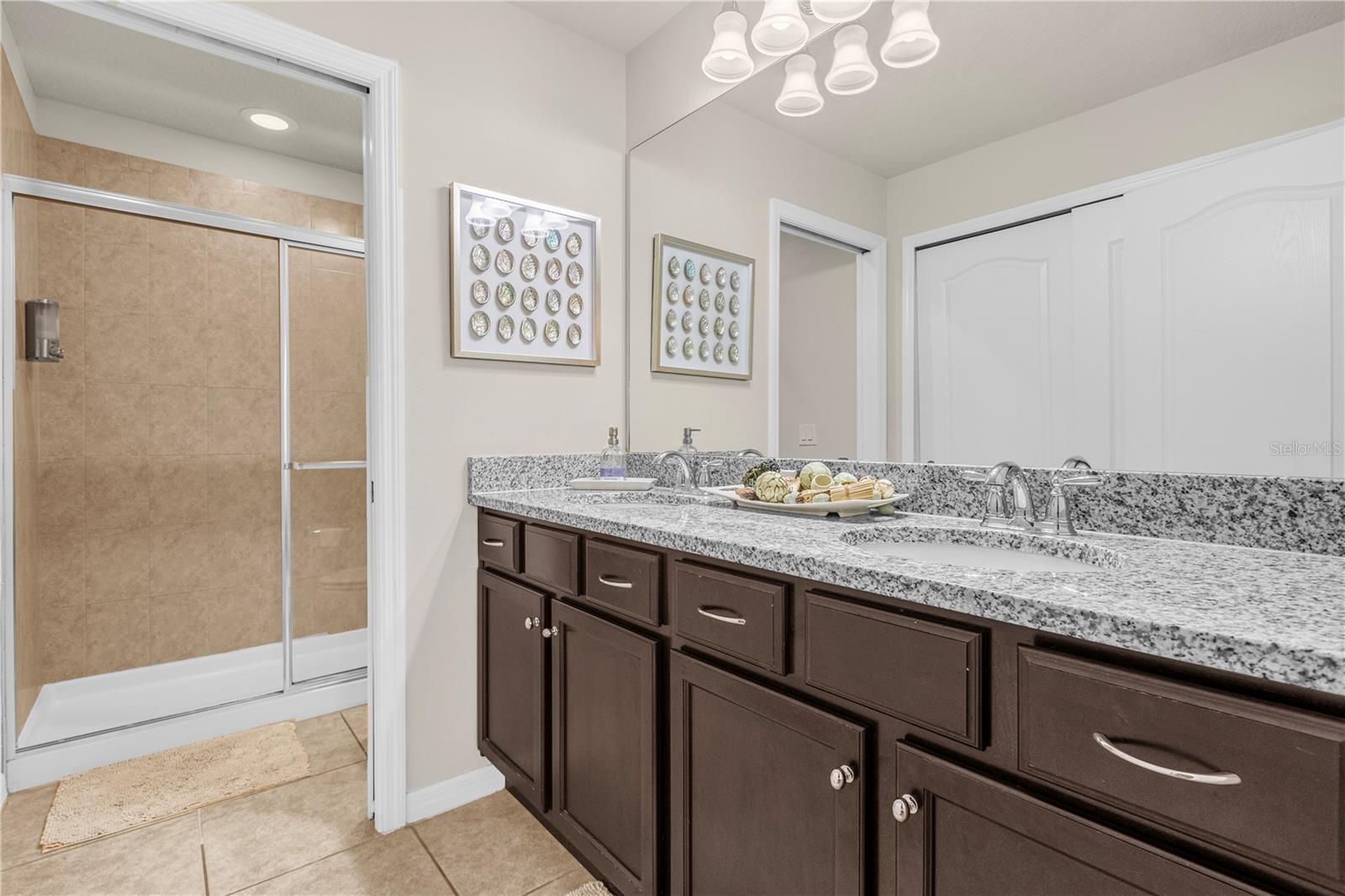 Image 33 of 52 For 1995 Majorca Drive