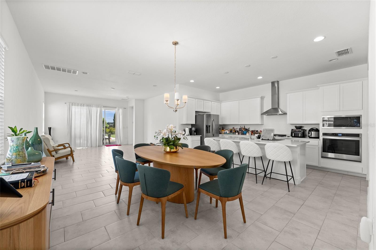 Image 9 of 29 For 15723 Vetta Drive