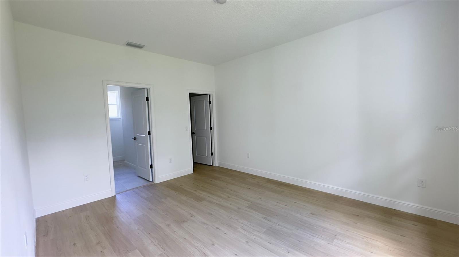 Image 18 of 30 For 7914 Omega Way
