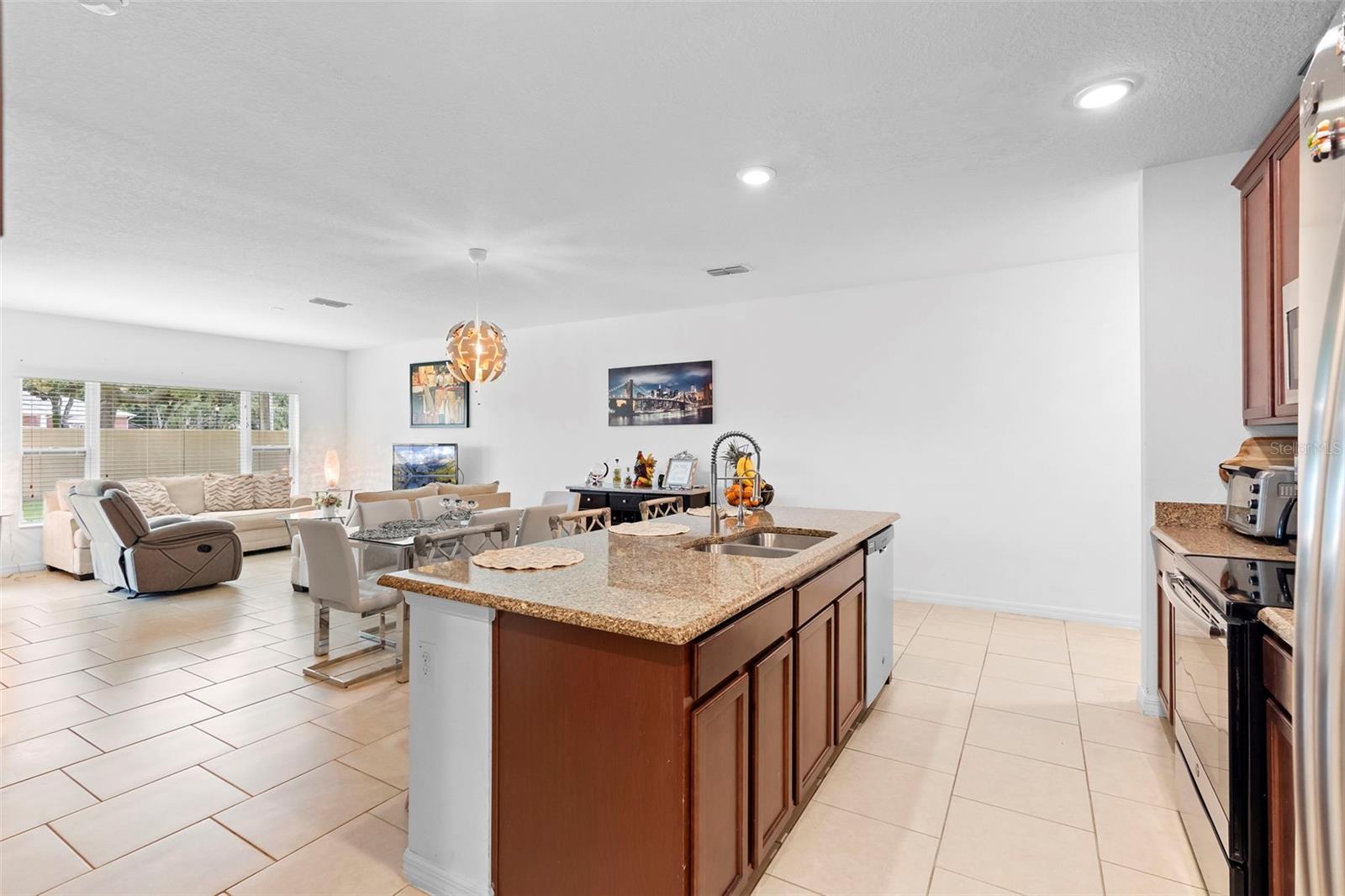 Image 14 of 39 For 1737 Kato Way