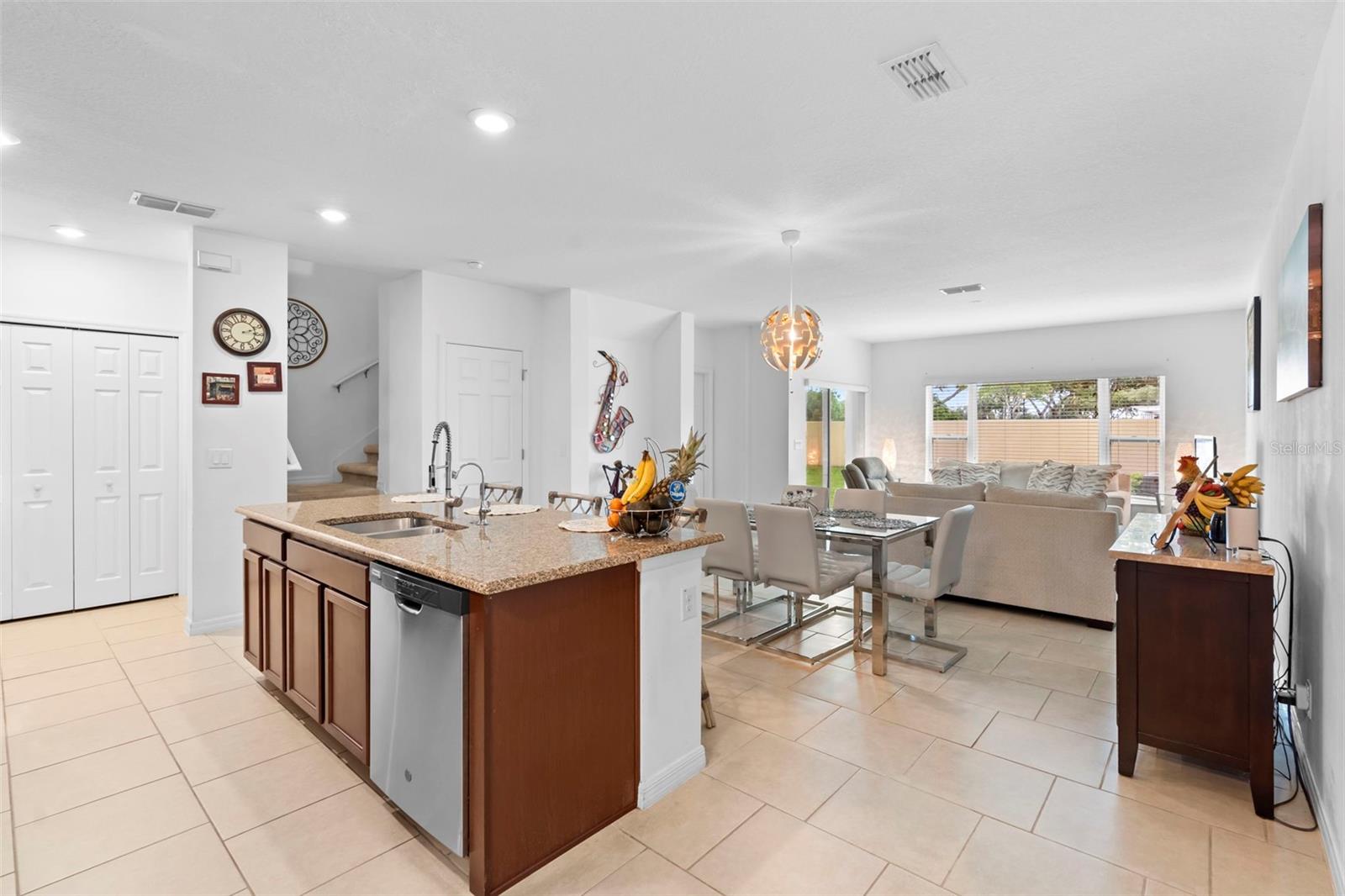 Image 15 of 39 For 1737 Kato Way