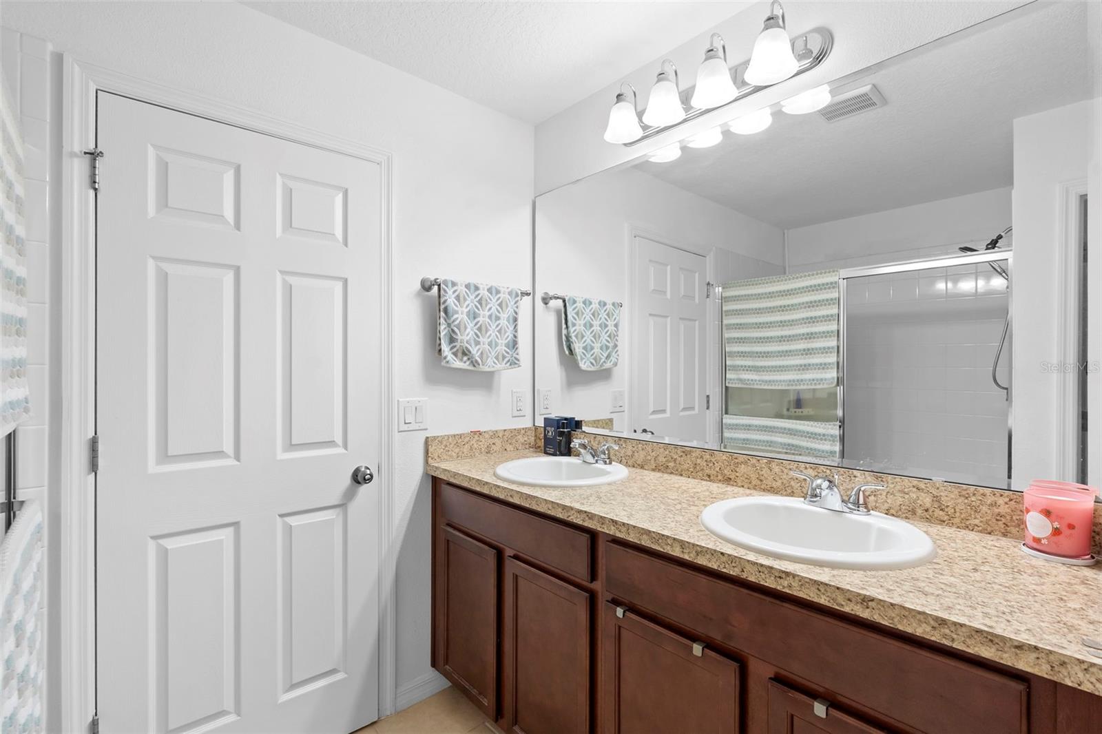 Image 20 of 39 For 1737 Kato Way