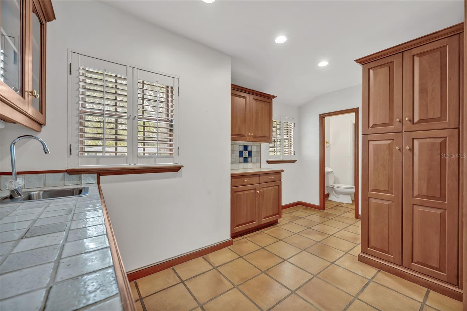 Image 17 of 38 For 2524 Shrewsbury Road