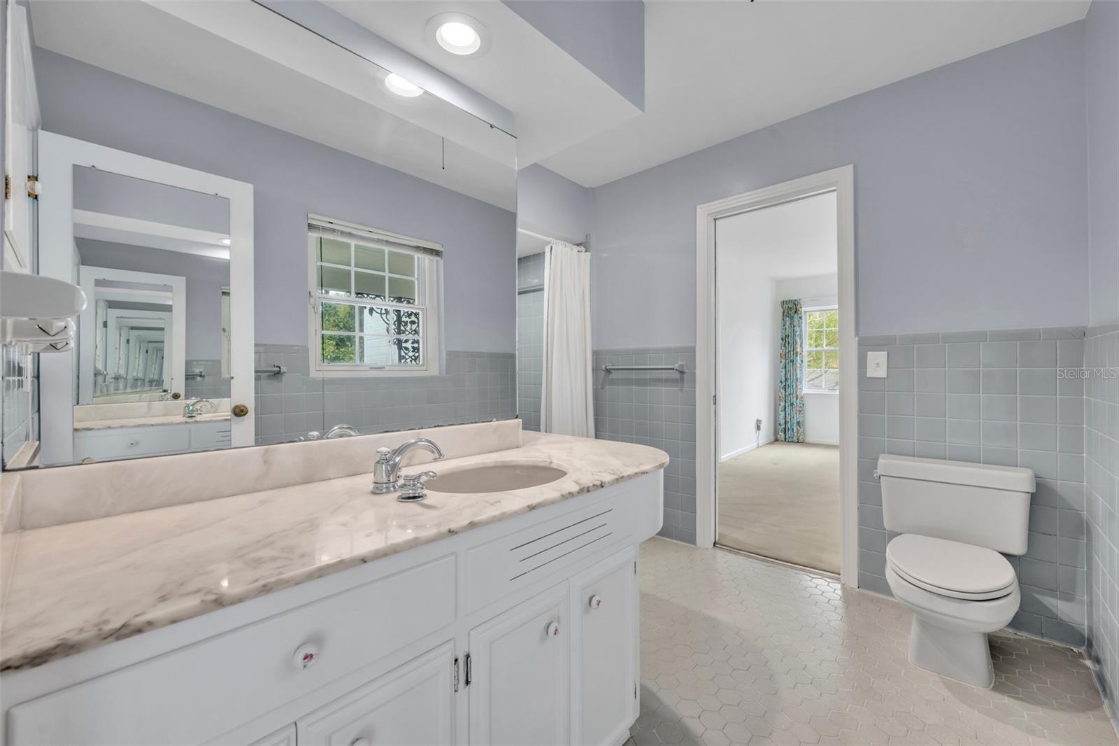 Image 18 of 38 For 2524 Shrewsbury Road