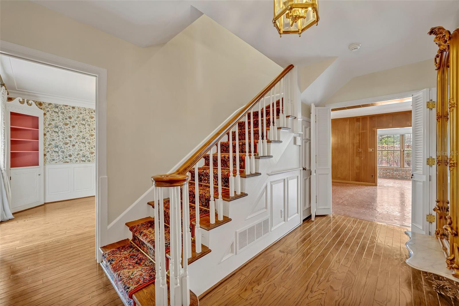 Image 4 of 38 For 2524 Shrewsbury Road