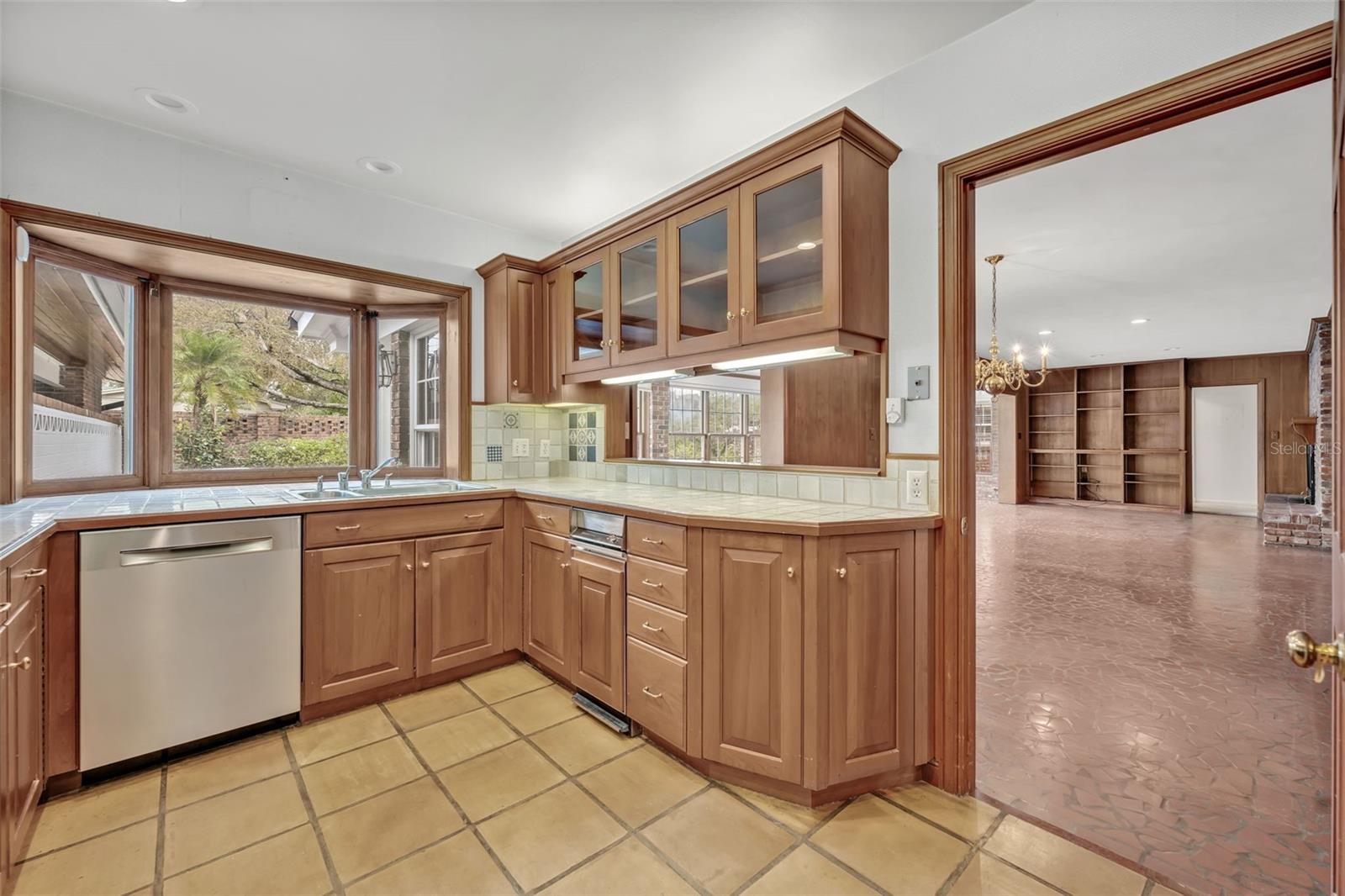 Image 7 of 38 For 2524 Shrewsbury Road