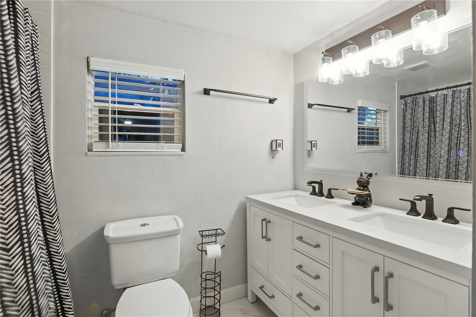 Image 18 of 42 For 5008 Turnbull Drive