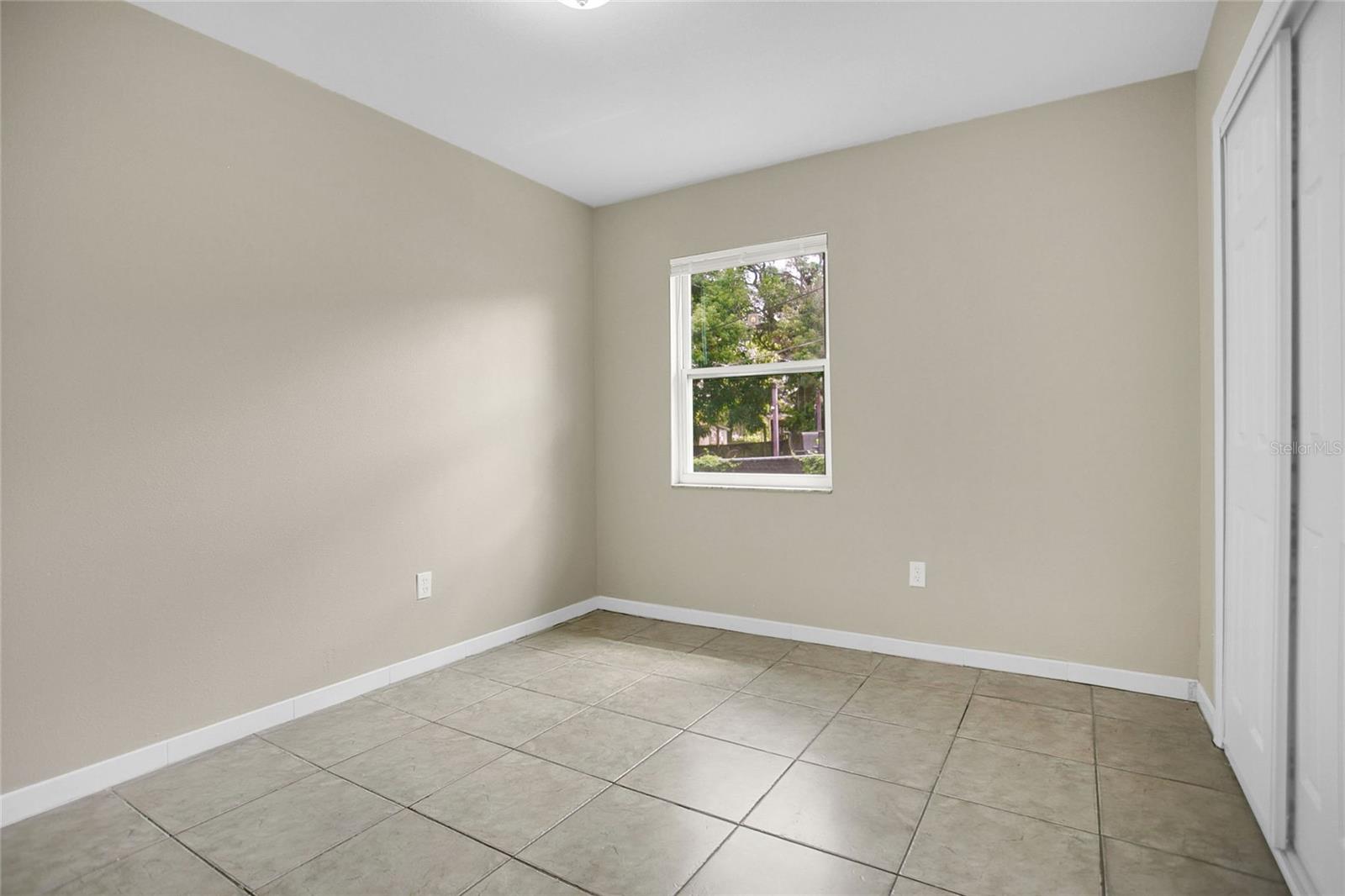 Image 17 of 26 For 10419 Olcot Street