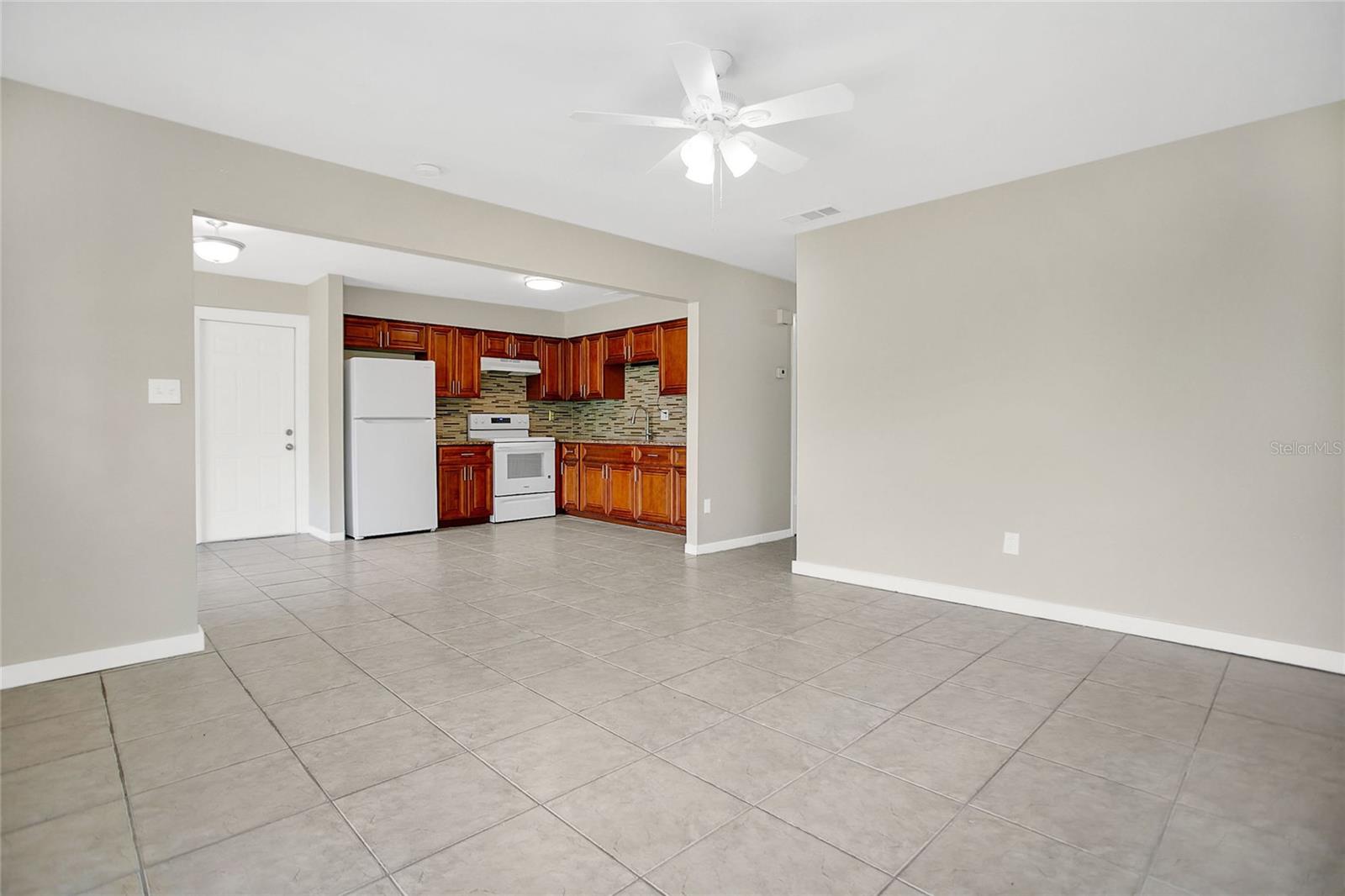 Image 5 of 26 For 10419 Olcot Street