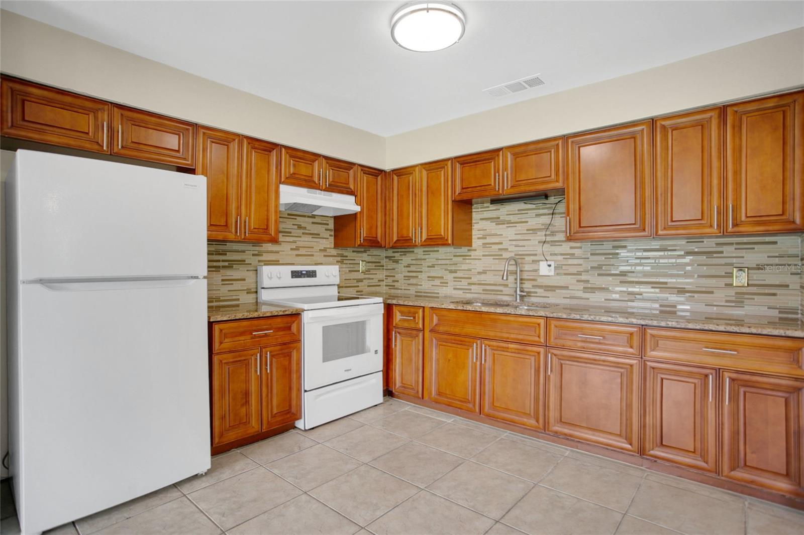 Image 7 of 26 For 10419 Olcot Street