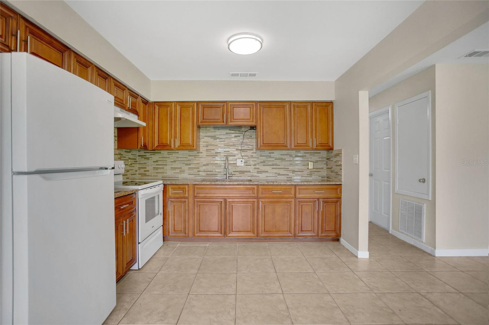 Image 8 of 26 For 10419 Olcot Street