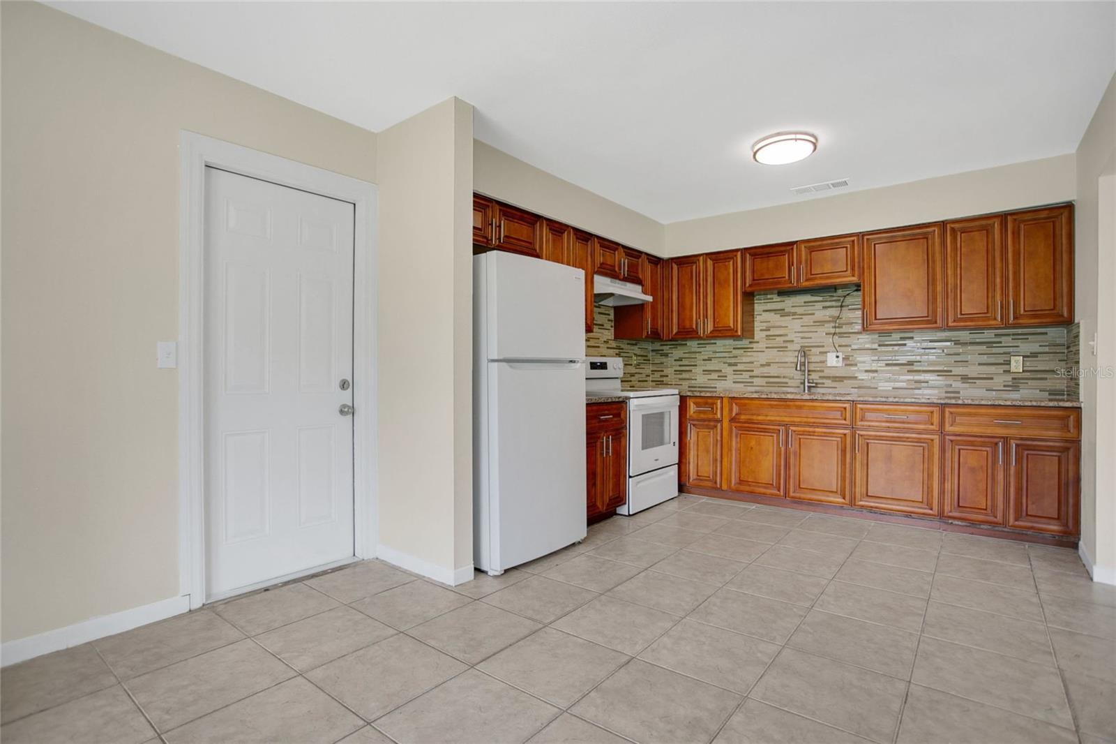 Image 9 of 26 For 10419 Olcot Street