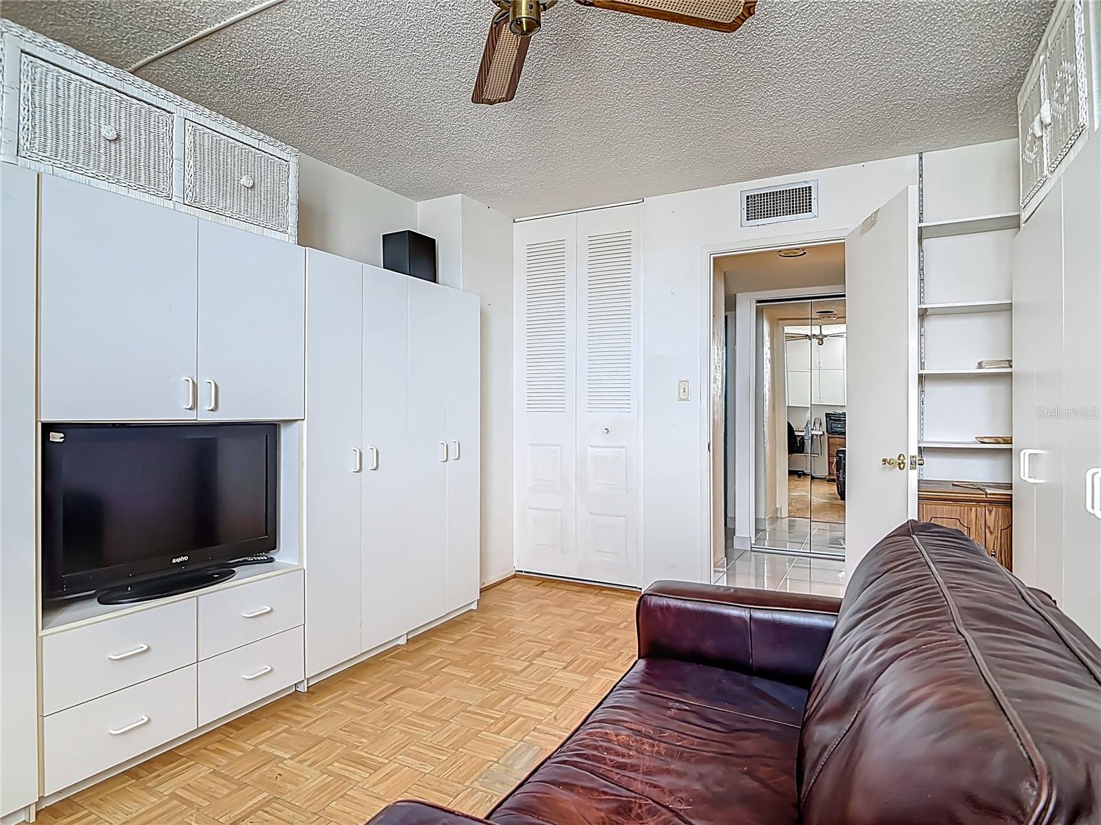 Image 6 of 31 For 2987 Atlantic Avenue 1802