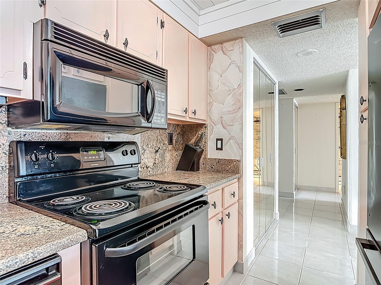 Image 8 of 31 For 2987 Atlantic Avenue 1802