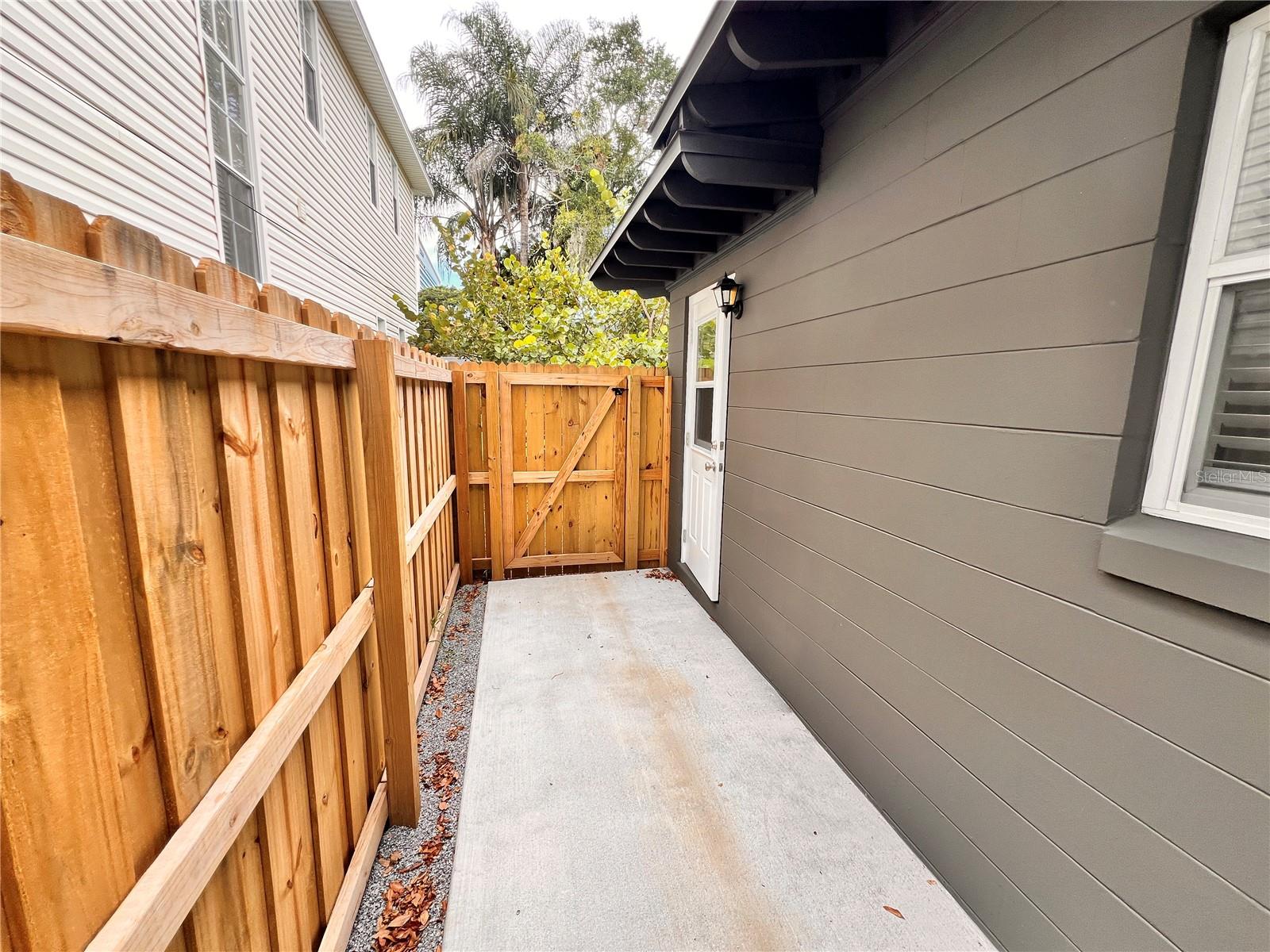 Image 15 of 15 For 2414 Formosa Avenue