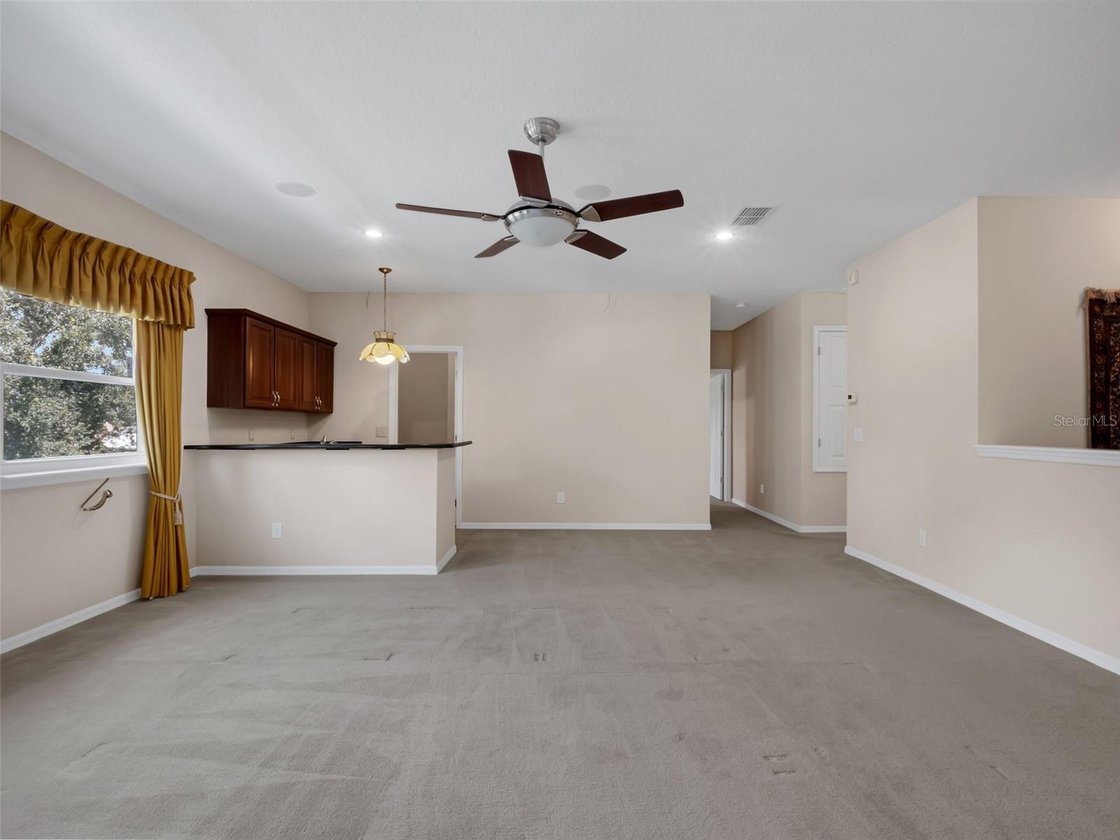 Image 22 of 60 For 15183 Serenade Drive