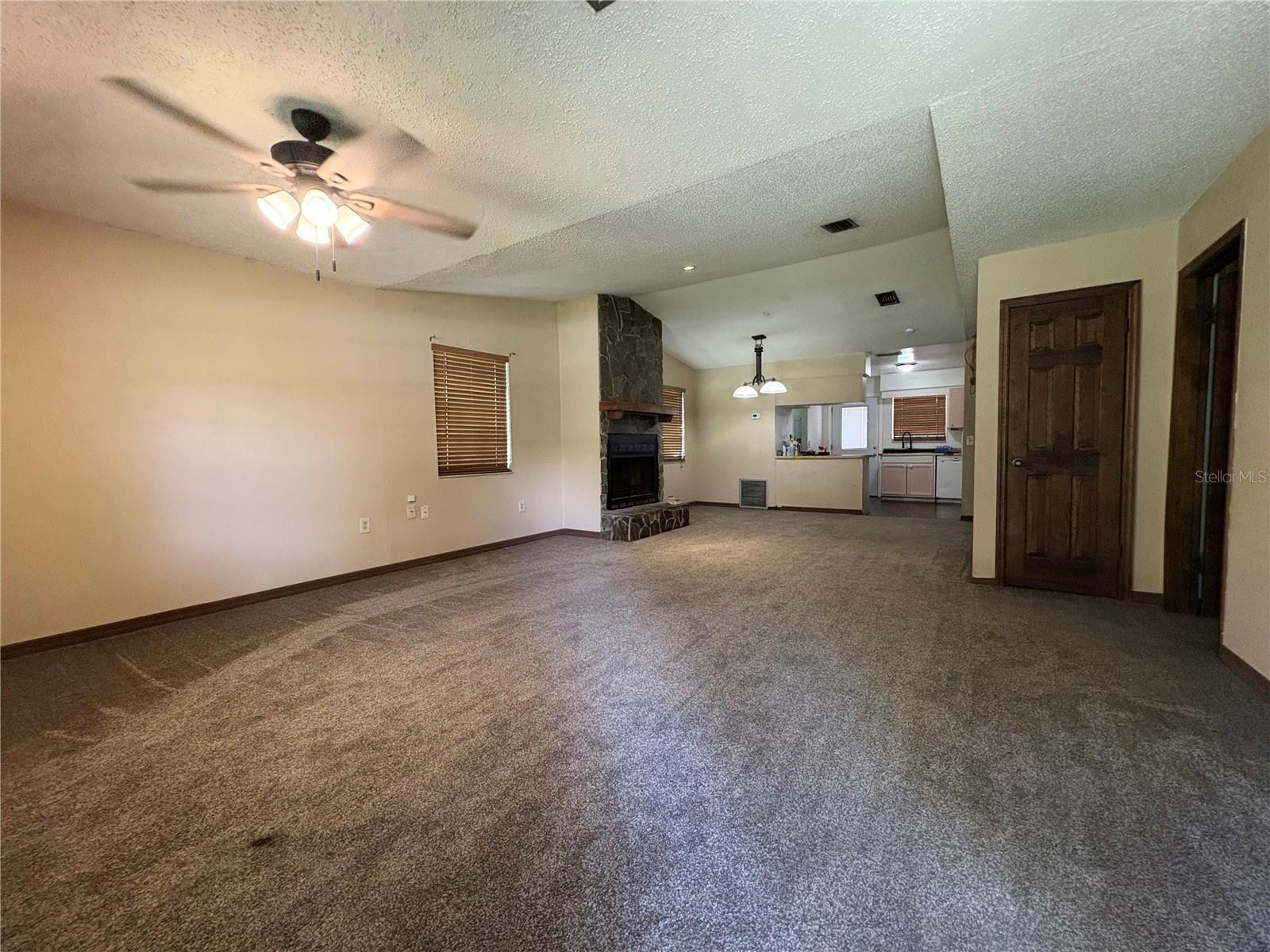Image 11 of 14 For 2701 Holiday Woods Drive