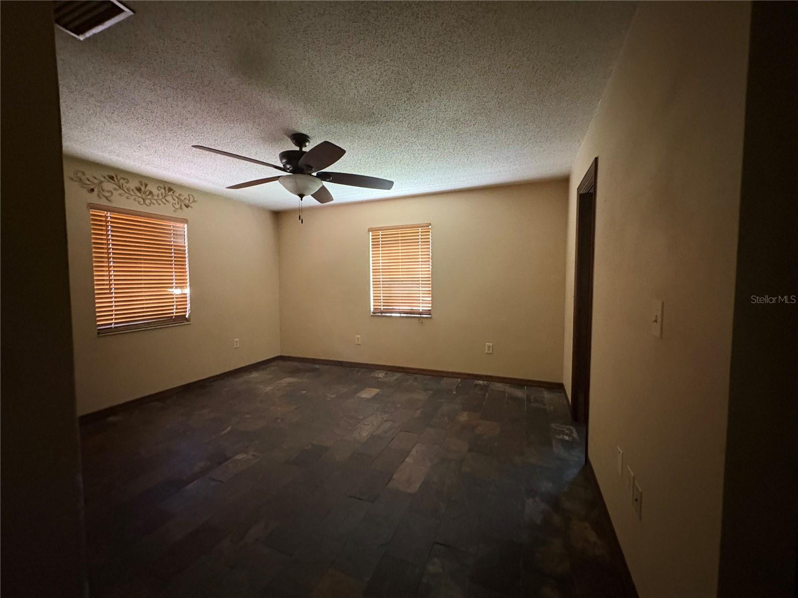 Image 6 of 14 For 2701 Holiday Woods Drive