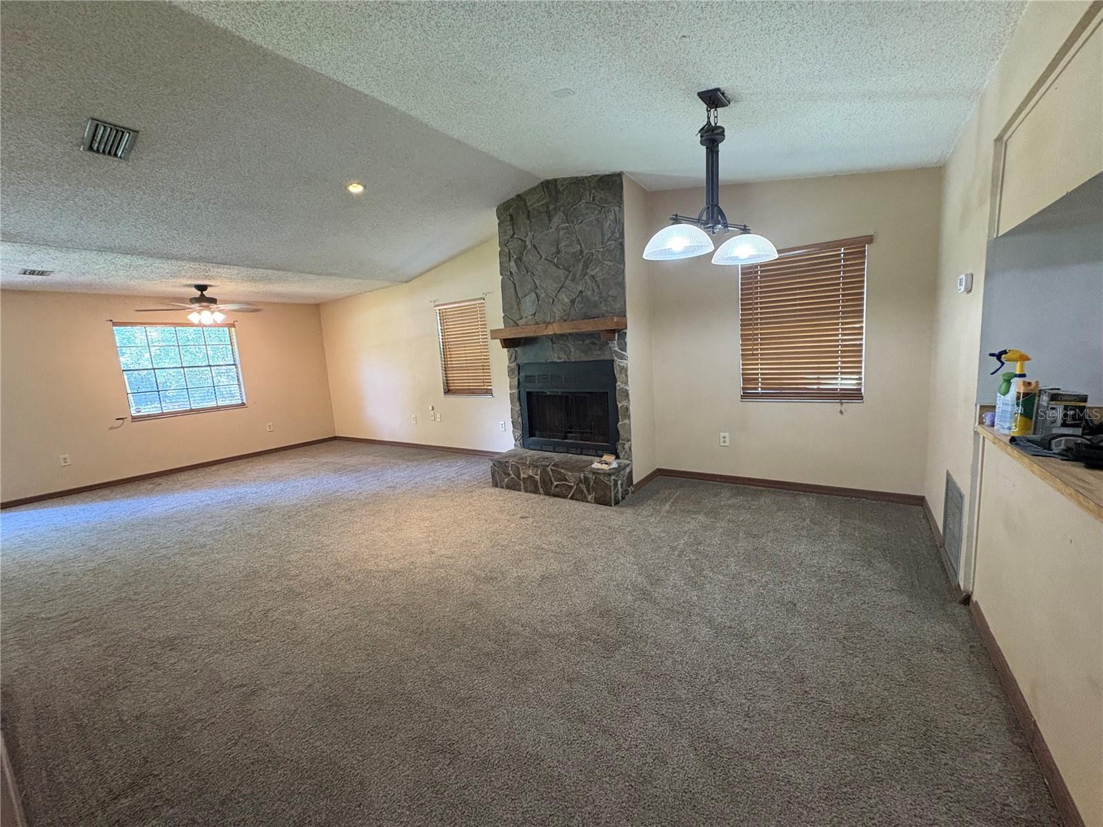Image 7 of 14 For 2701 Holiday Woods Drive