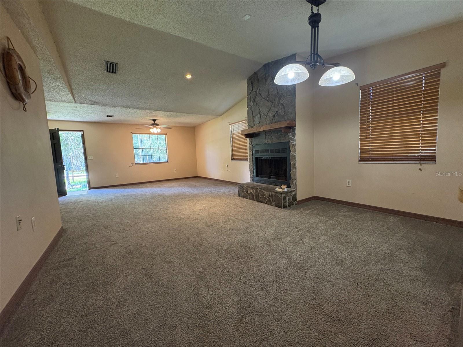 Image 8 of 14 For 2701 Holiday Woods Drive