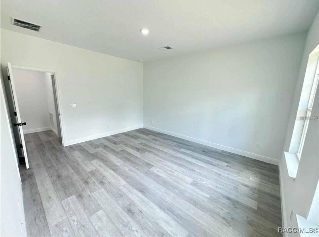 Image 16 of 19 For 8908 Gilovu Drive