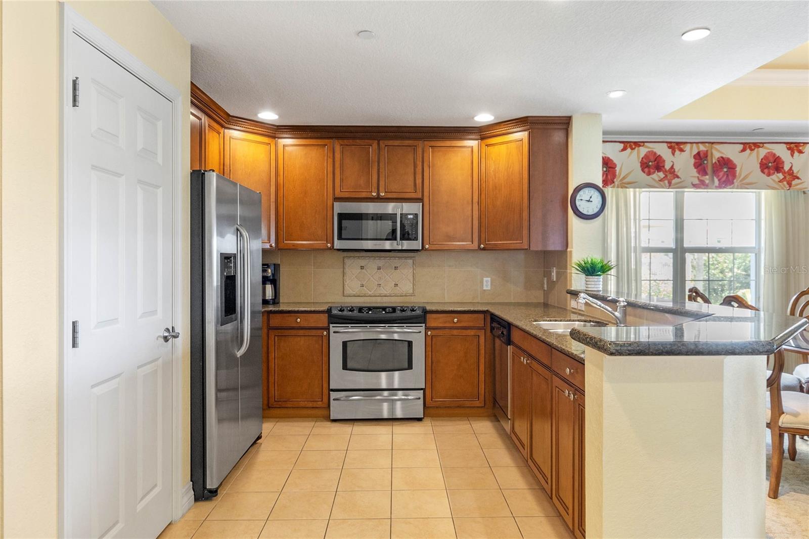 Image 3 of 31 For 1106 Sunset View Circle 201