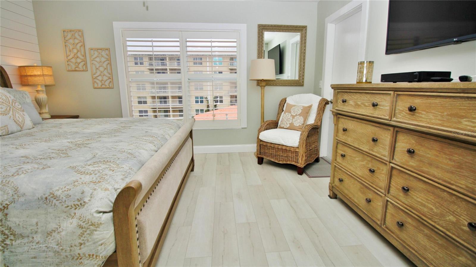 Image 24 of 43 For 4153 S Atlantic Avenue #312