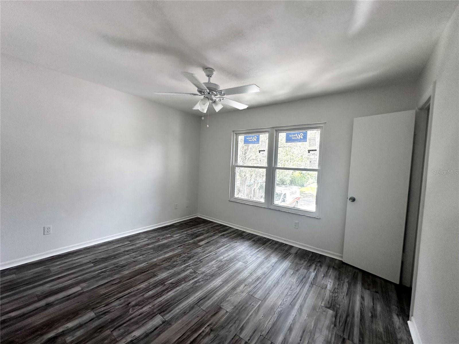 Image 11 of 16 For 501 Yellowwood Court