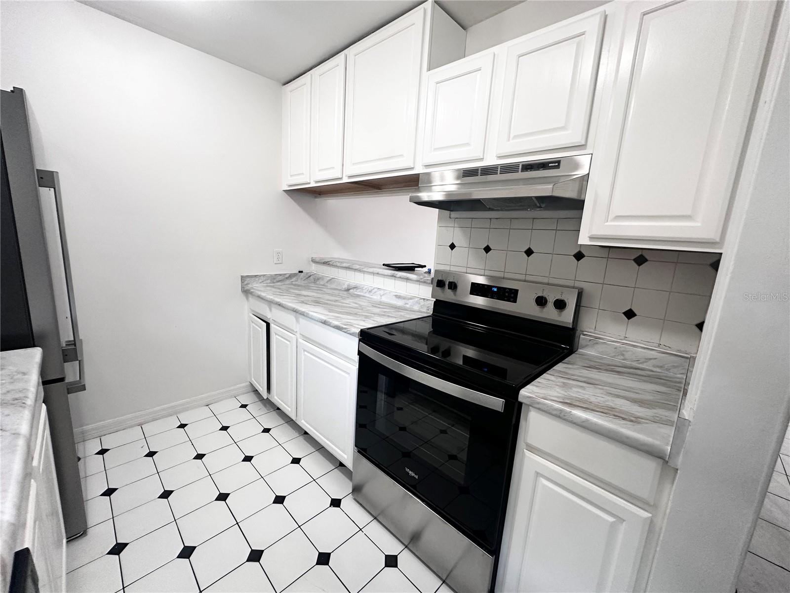 Image 5 of 16 For 501 Yellowwood Court