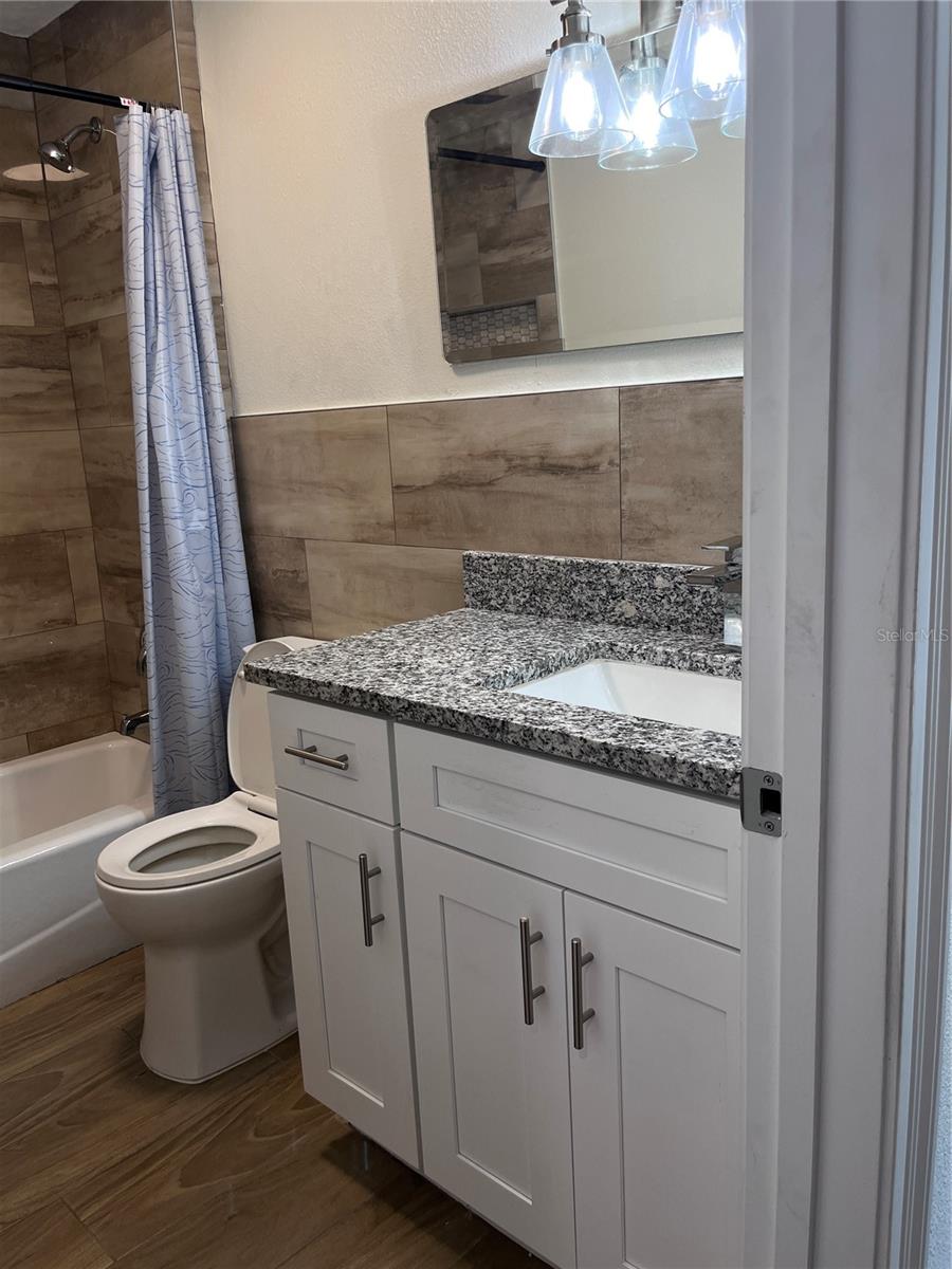 Image 7 of 13 For 1147 Mcdonald Avenue 101