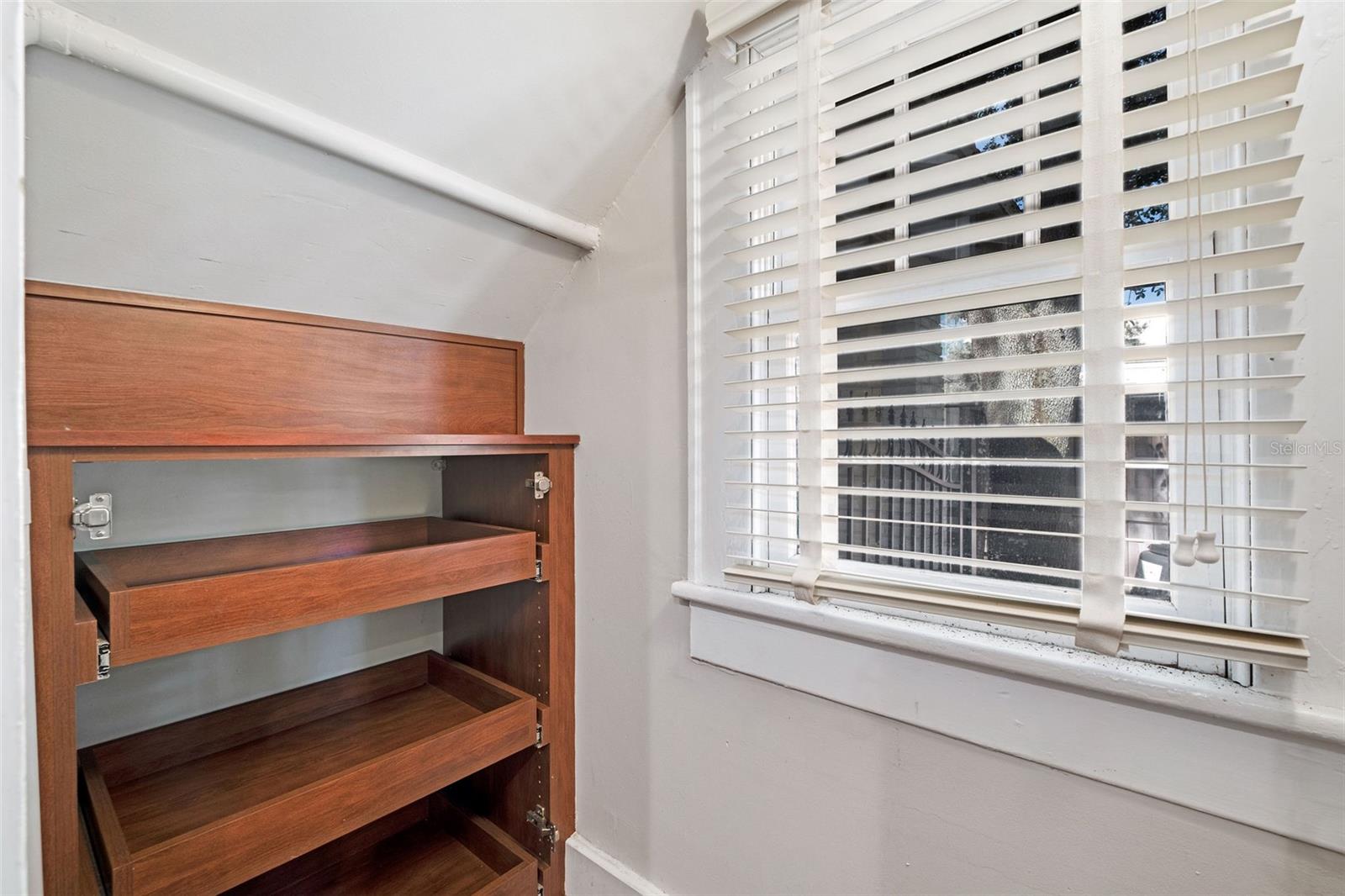 Image 14 of 34 For 705 Pine Street
