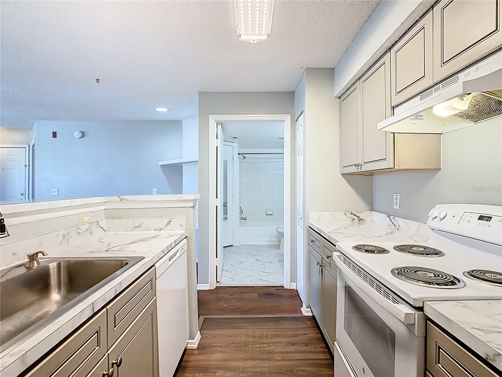 Image 14 of 34 For 2210 Grand Cayman Court 1726
