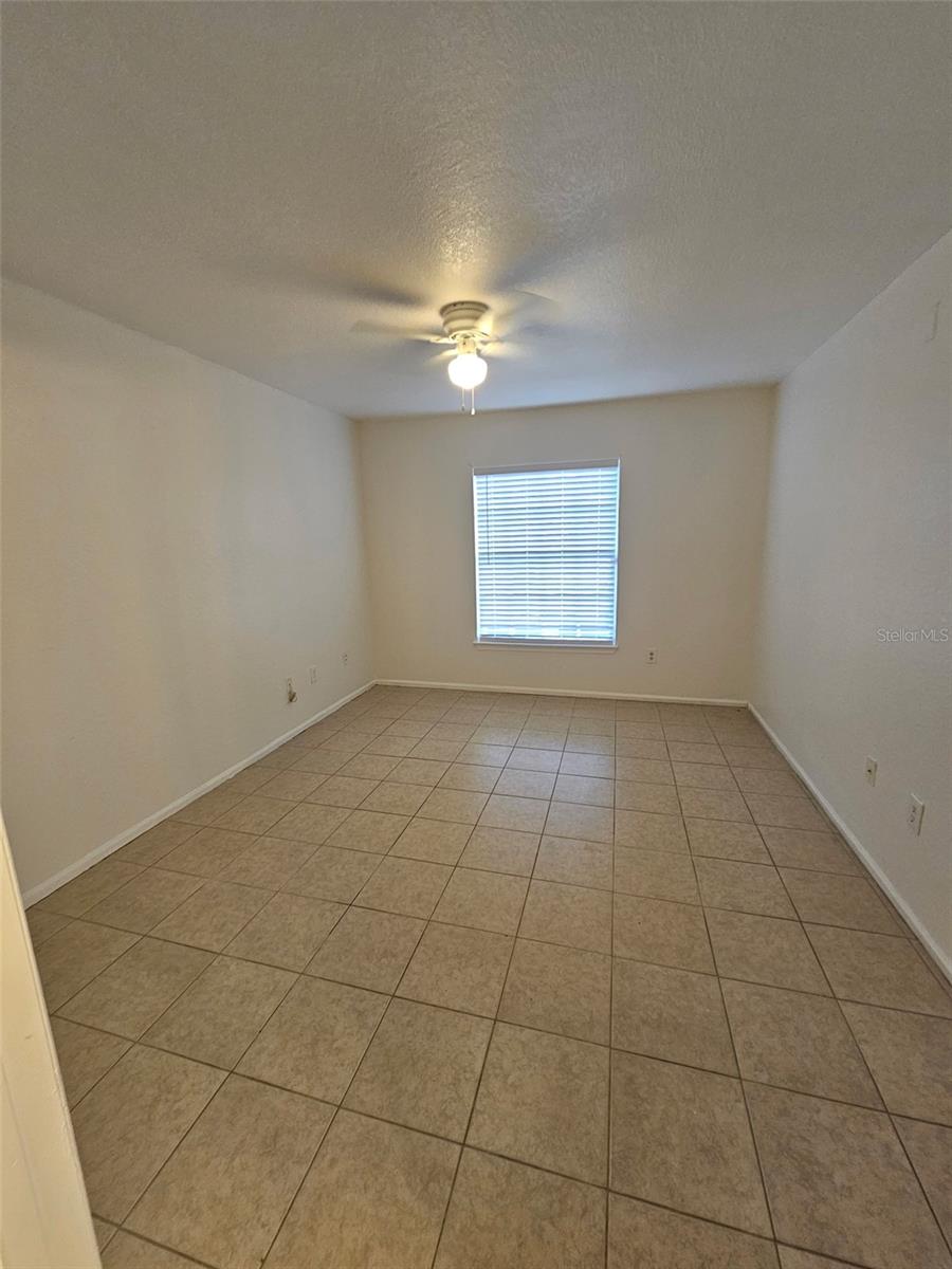 Image 11 of 13 For 5040 Park Central Drive 2017