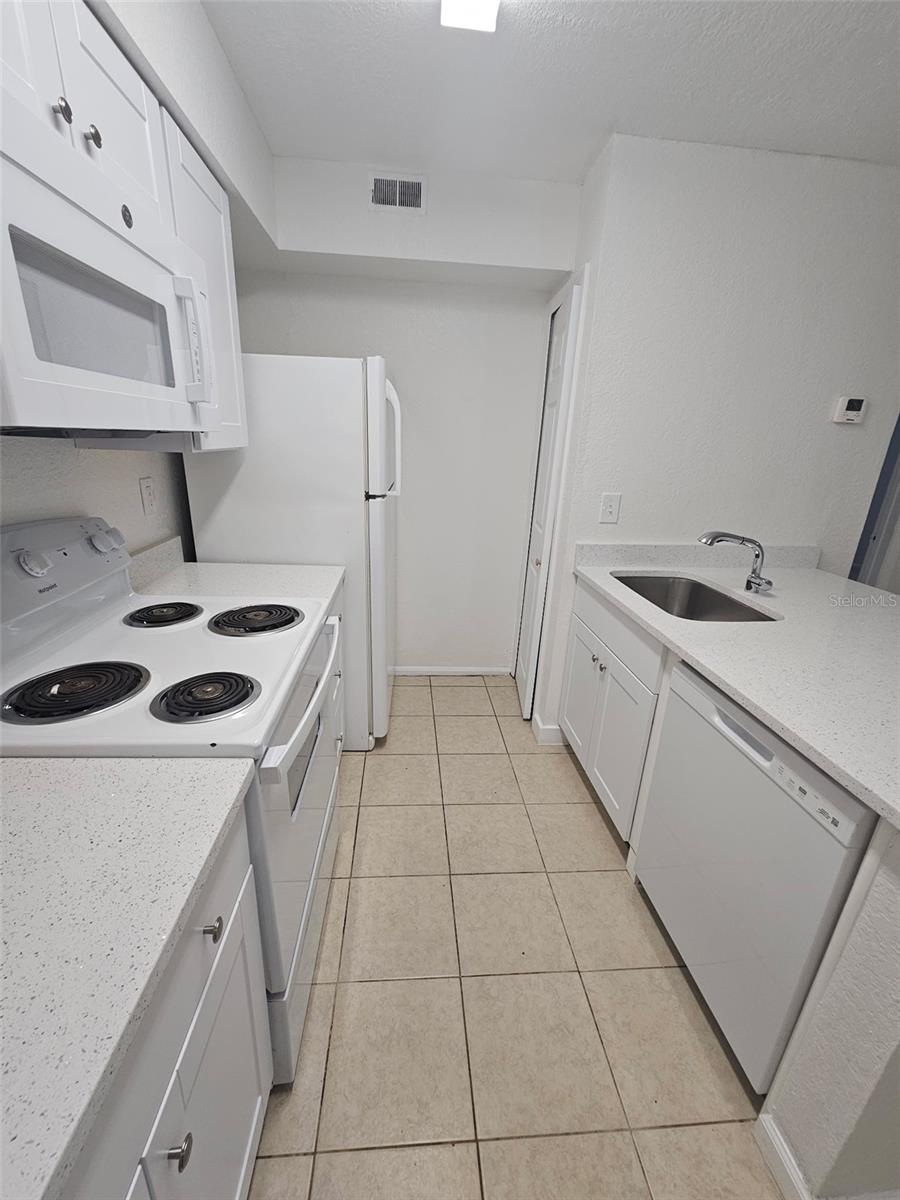 Image 3 of 13 For 5040 Park Central Drive 2017