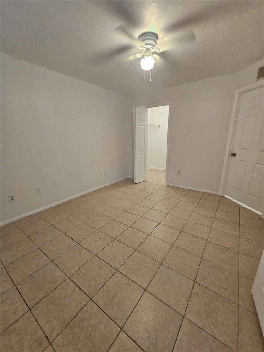 Image 5 of 13 For 5040 Park Central Drive 2017