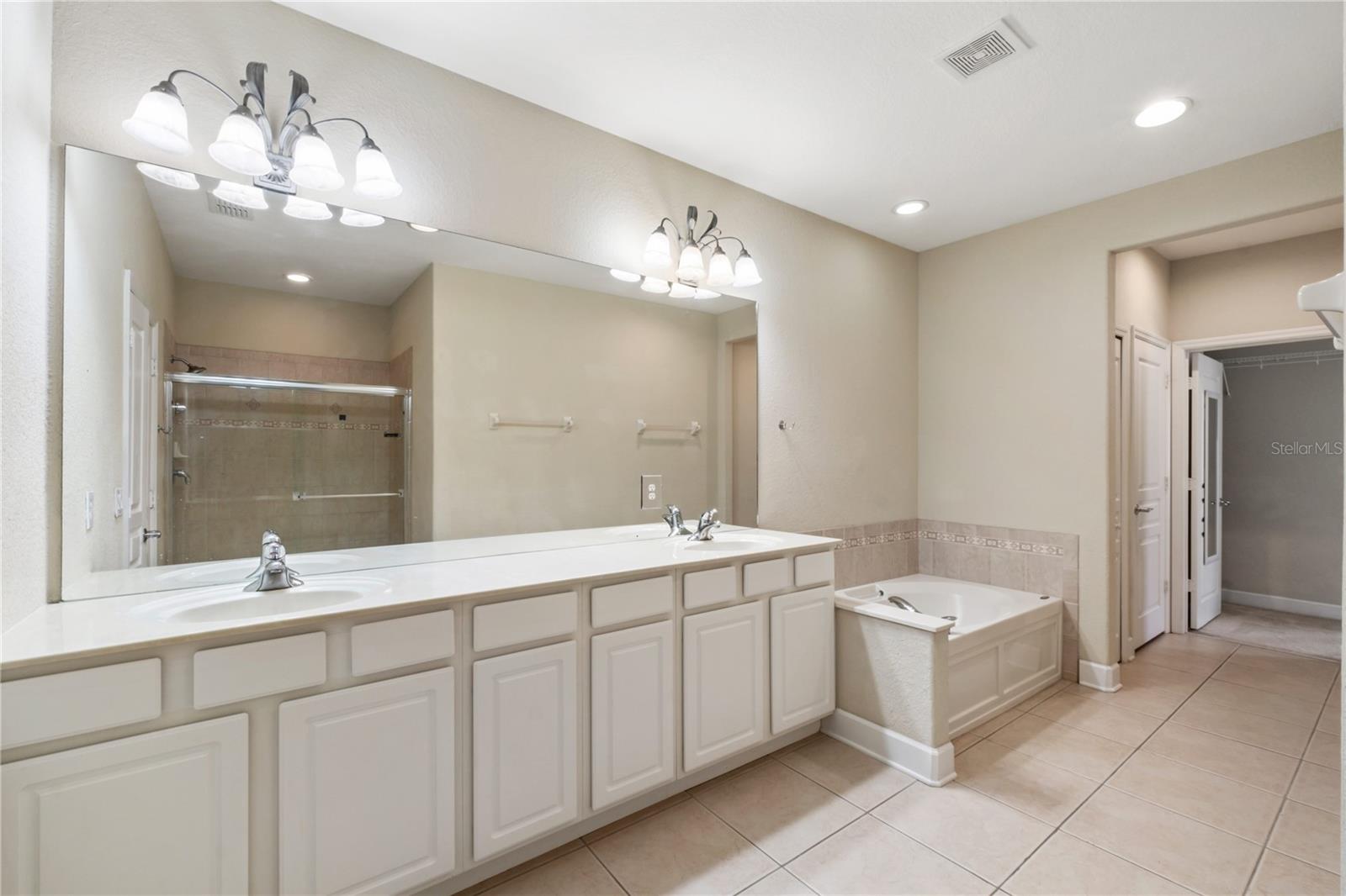 Image 13 of 21 For 6375 San Lazaro Court 102