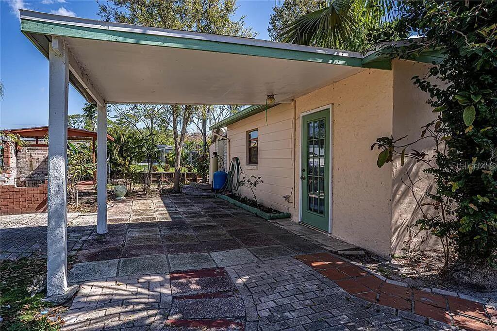 Image 16 of 57 For 1557 Lake Clay Drive