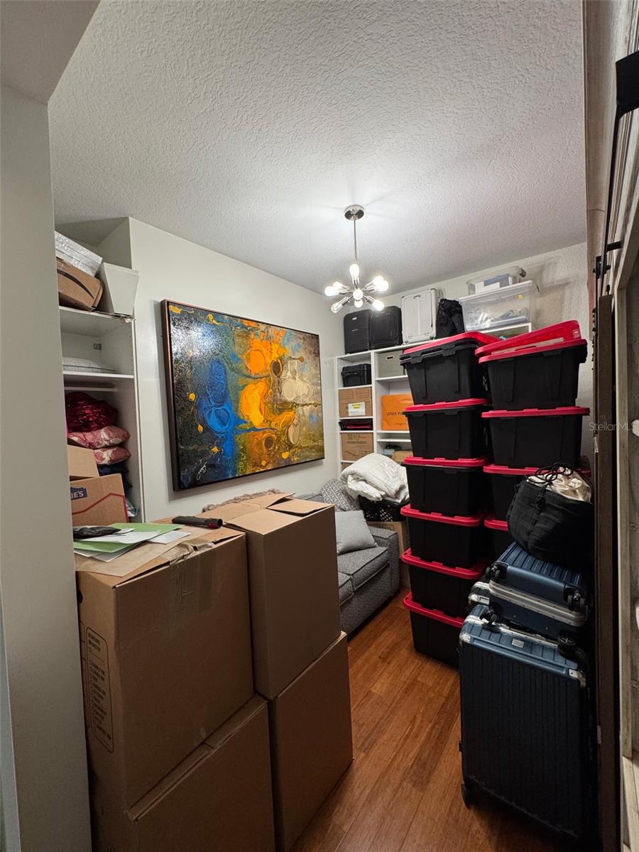 Image 21 of 26 For 150 Robinson Street 2409