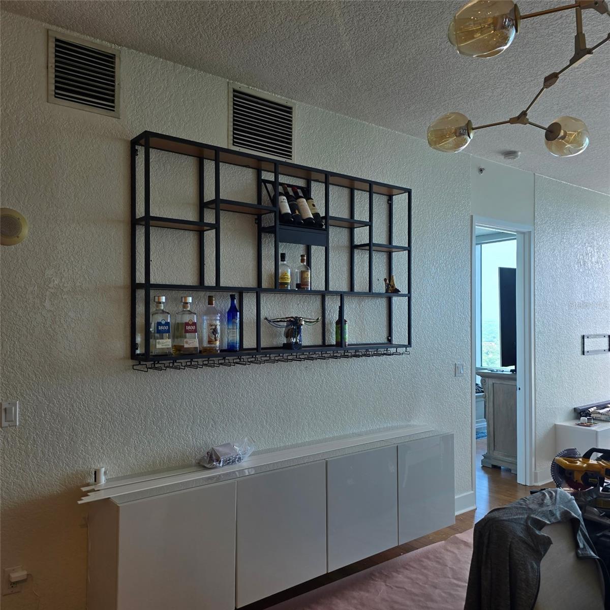 Image 5 of 7 For 150 Robinson Street 2409