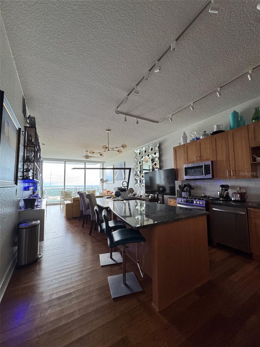 Image 8 of 26 For 150 Robinson Street 2409