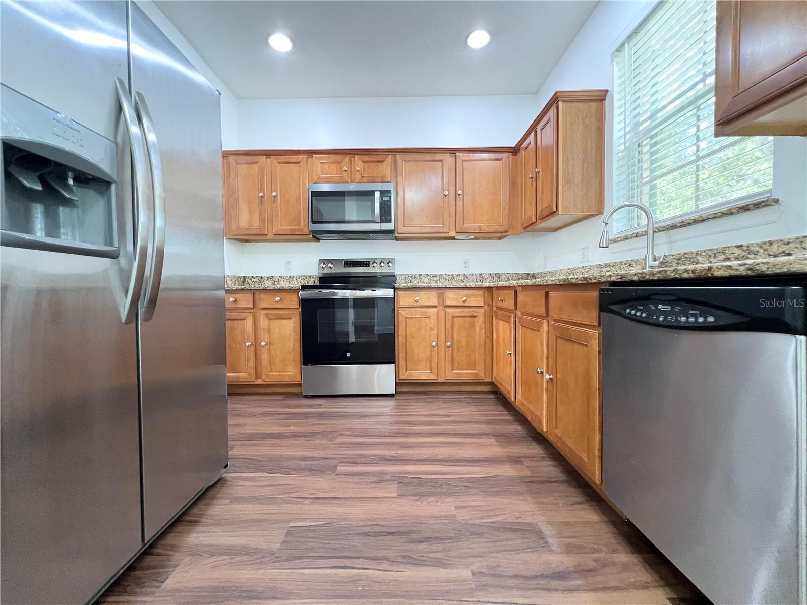 Image 4 of 69 For 7138 Five Oaks Drive