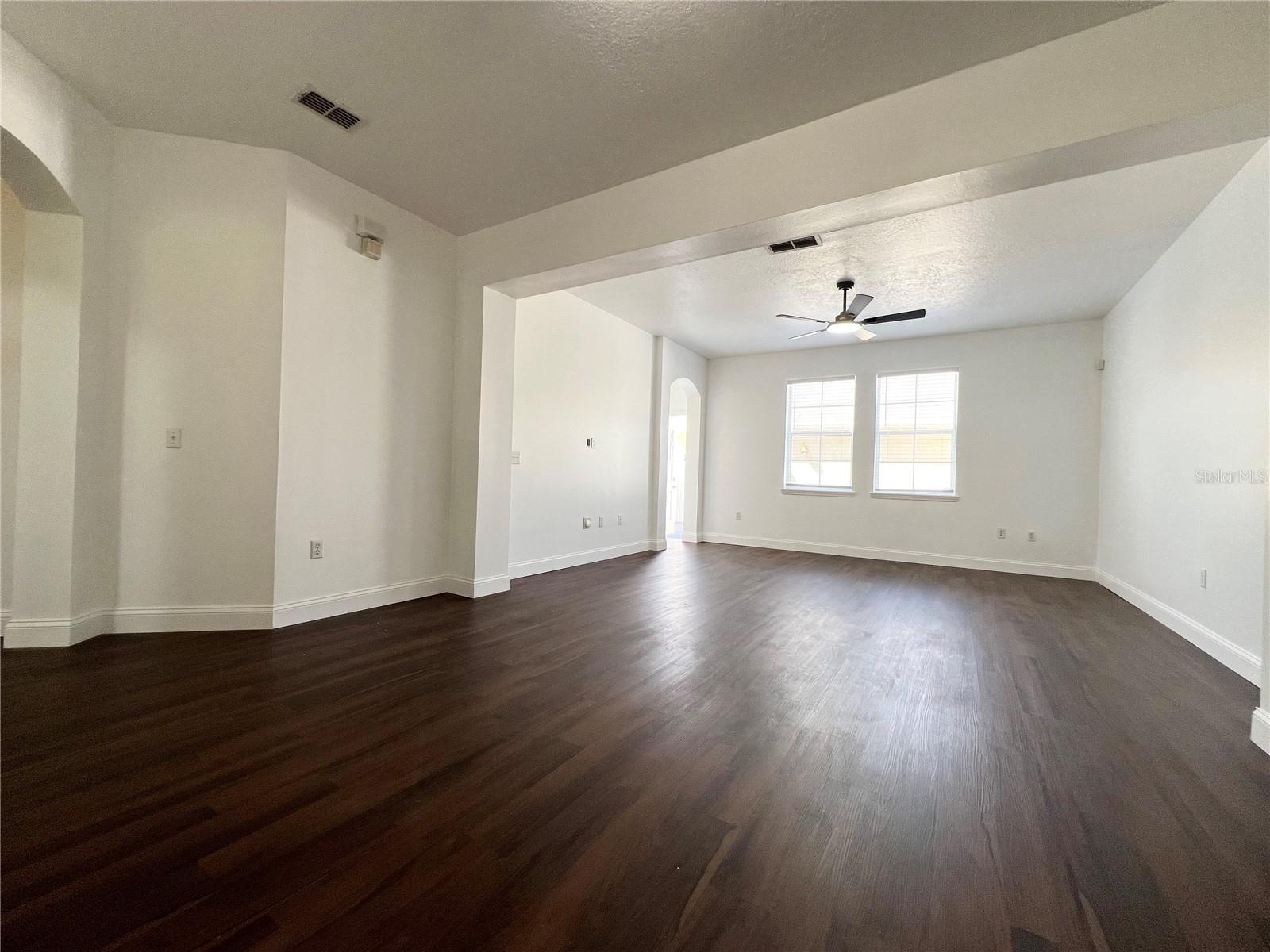 Image 7 of 69 For 7138 Five Oaks Drive