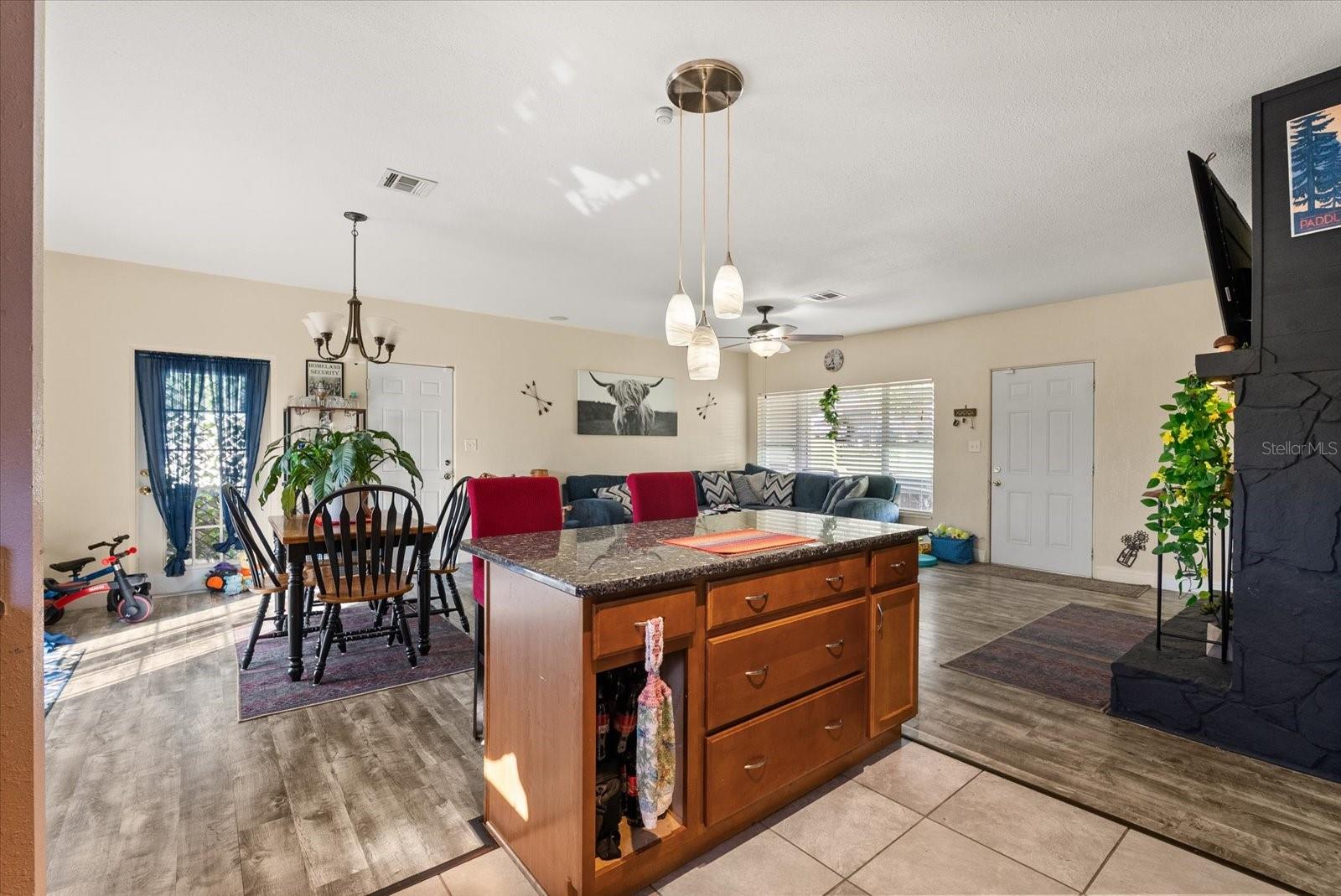 Image 11 of 39 For 660 Shady Nook Drive