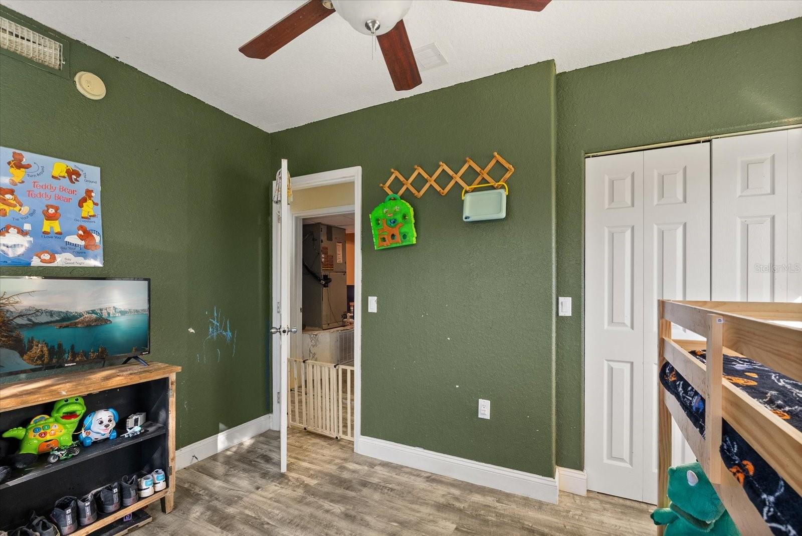 Image 16 of 39 For 660 Shady Nook Drive