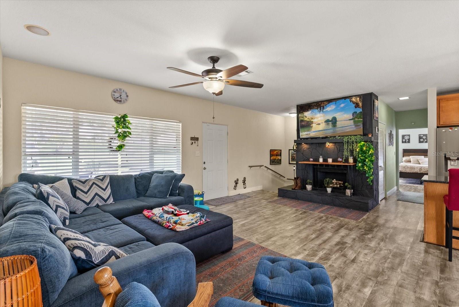 Image 4 of 39 For 660 Shady Nook Drive