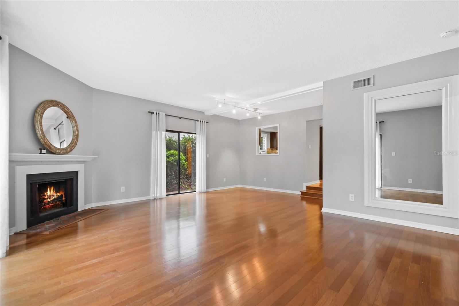 Image 13 of 30 For 1094 Azalea Lane 4