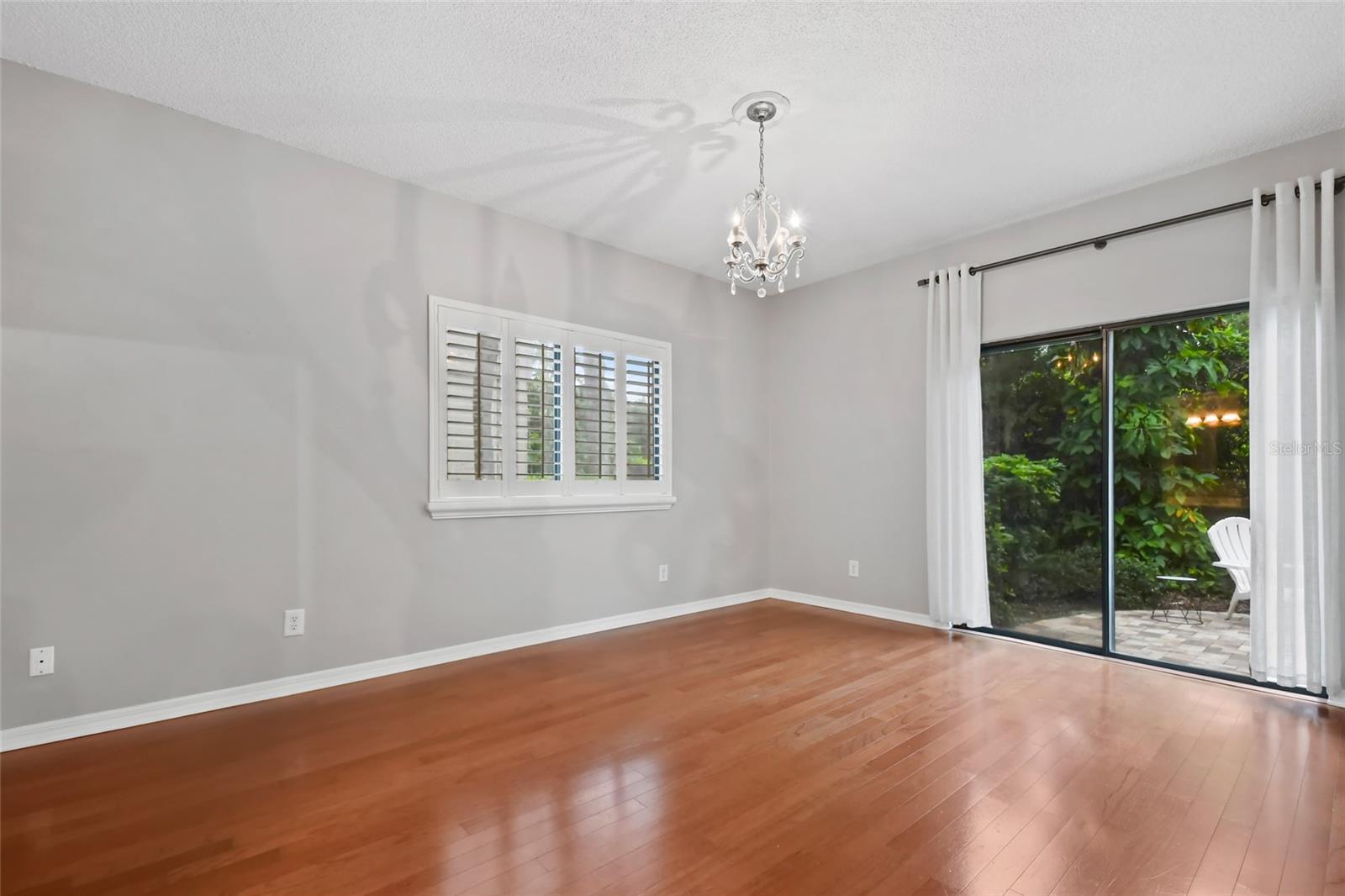 Image 15 of 30 For 1094 Azalea Lane 4