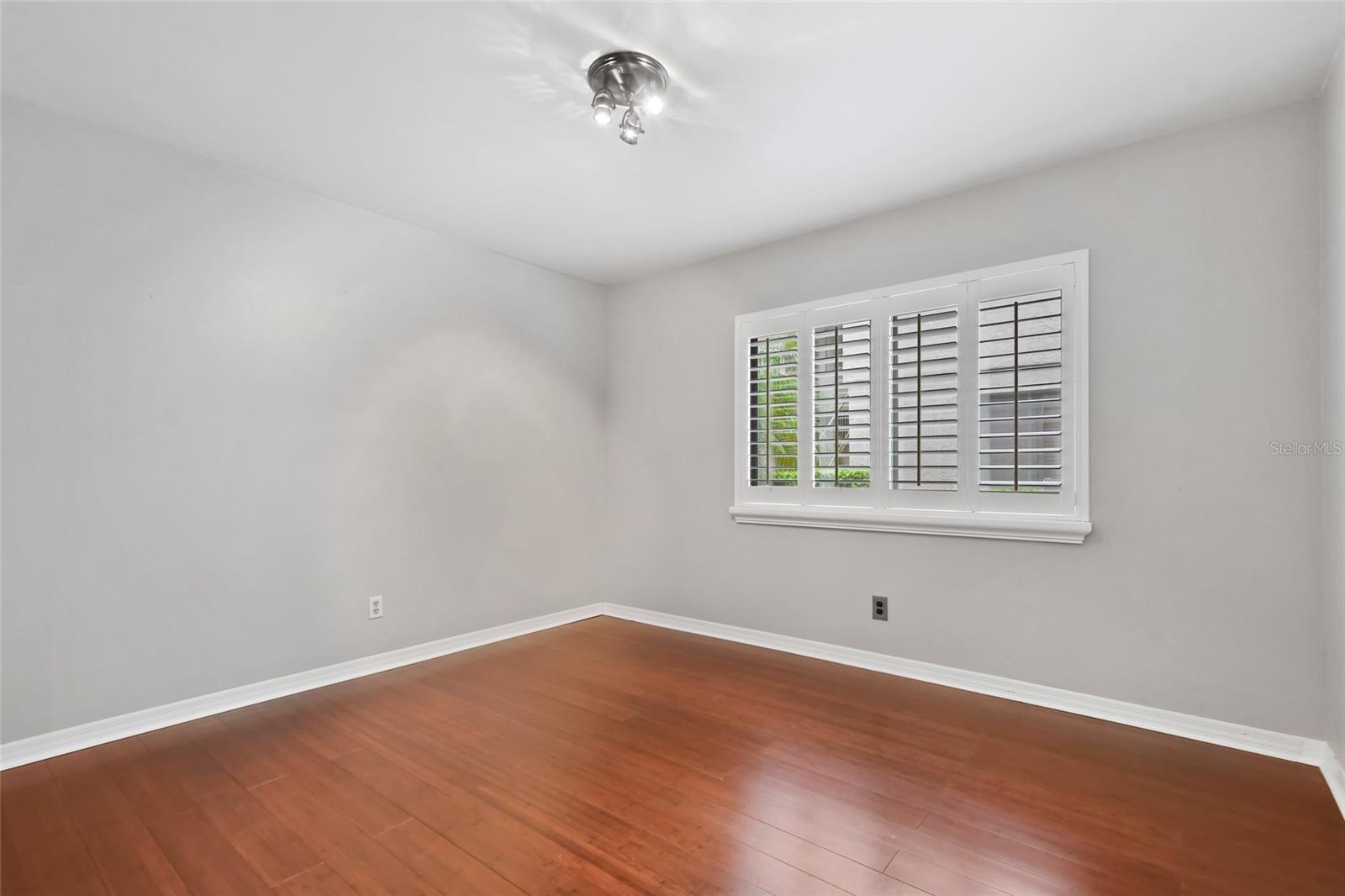 Image 22 of 30 For 1094 Azalea Lane 4